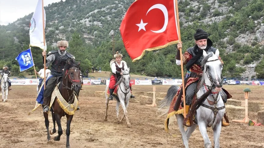 Antalya'da Kökbörü Müsabakaları ve Geleneksel Atlı Sporlar İlgi Gördü
