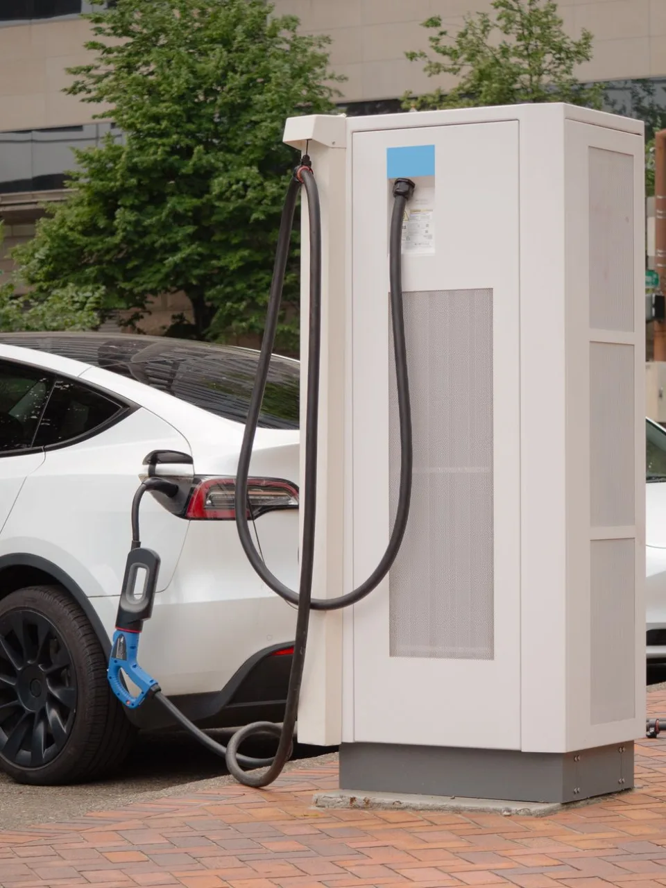İsveç'te yapılan yeni araştırma, elektrikli araç bataryalarının 100 bin kilometre sonrasında bile kapasitesinin yüzde 95'ini koruduğunu ortaya koydu