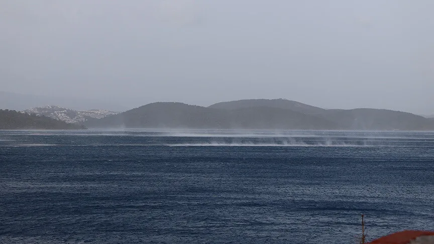 Marmara ile Kuzey Ege'de kuvvetli rüzgar ve fırtına bekleniyor