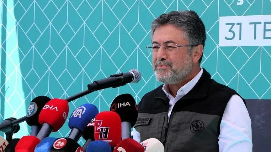 Bakan Yumaklı: Son 3 günde Türkiye genelinde 218 yangına müdahale edildi