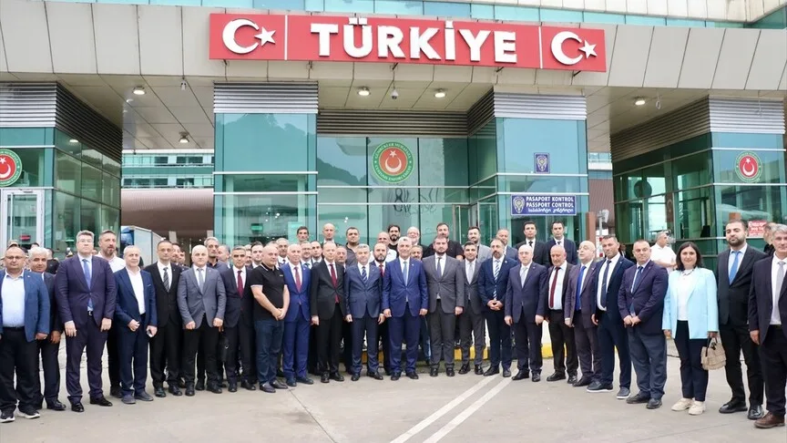 Bakan Bolat: Sarp Gümrük Kapısı Asya'ya açılan önemli bir ticaret koridoru