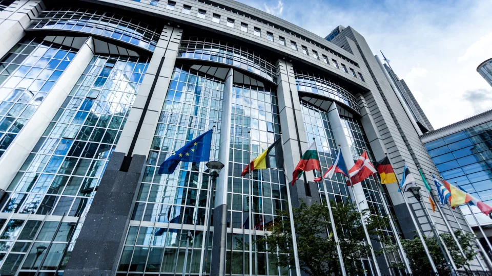 La presidenta Von der Leyen interviene abriendo la reunión en Bruselas.