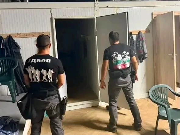 Fabrica ilegală de țigări descoperită într-o veche uzină din Bulgaria