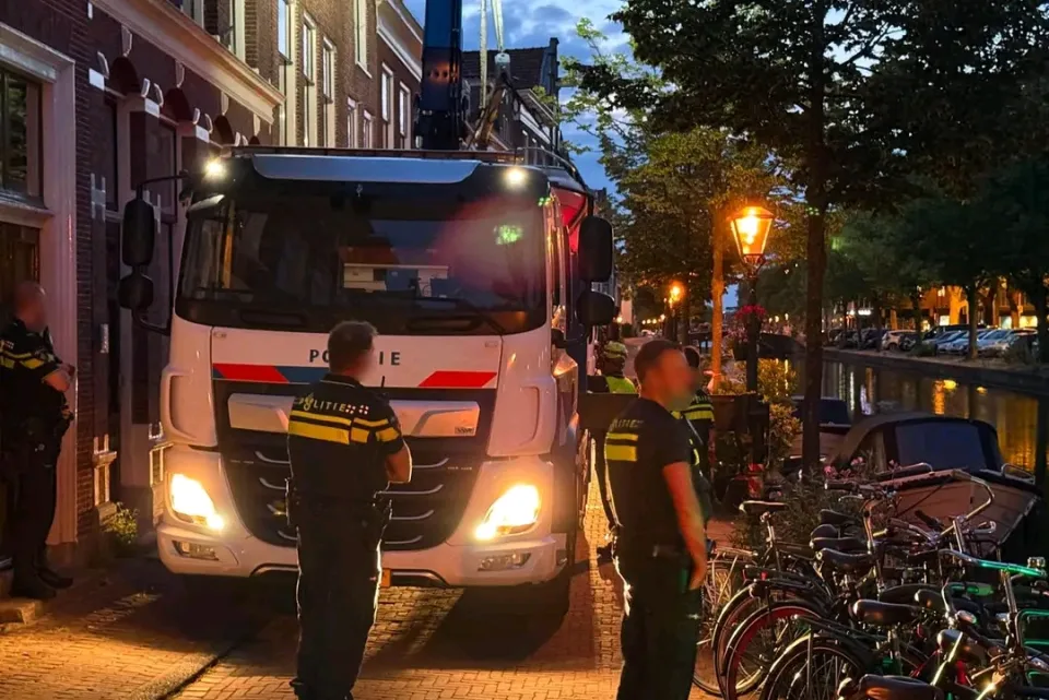 In de nacht van dinsdag op woensdag gebeurde er een botsongeval op een brug over de Oude Rijn.