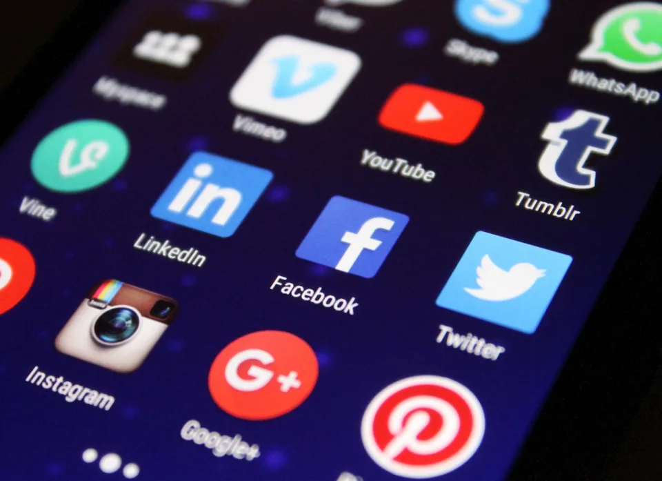 Facebook'ta verilen sponsorlu reklamların yatırımcılara fayda sağlamadığı ortaya çıktı