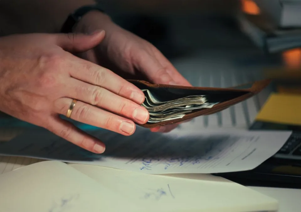Allarme sulle finanze pubbliche in Belgio: preoccupazione per possibili aumenti delle tasse