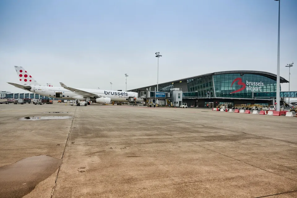 Brüsseler Flughafen verzeichnet Wachstum bei Passagieren und Fracht im ersten Halbjahr zweitausendsechsundzwanzig